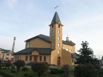 Церковь Святого Семейства, Августов