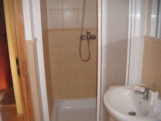 Apartment with Shower