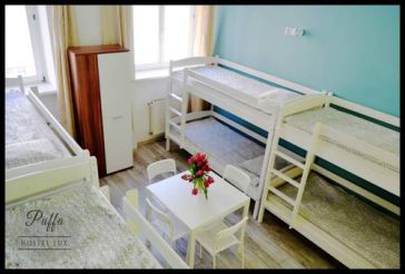Eight-Person Room with Shared Bathroom