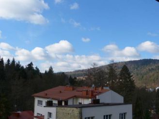Apartment with Mountain View