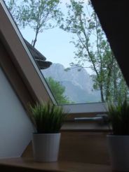 Apartment with Mountain View